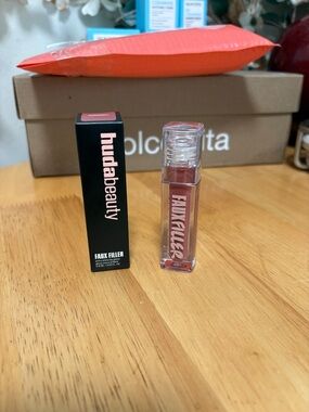 Huda Beauty Faux Filler in BOMBSHELL, shiny, non stick full Sz 0.13oz, BNIB, NEW